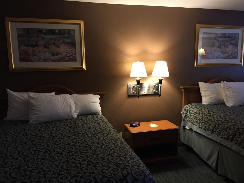 Days Inn By Wyndham New Braunfels Room photo