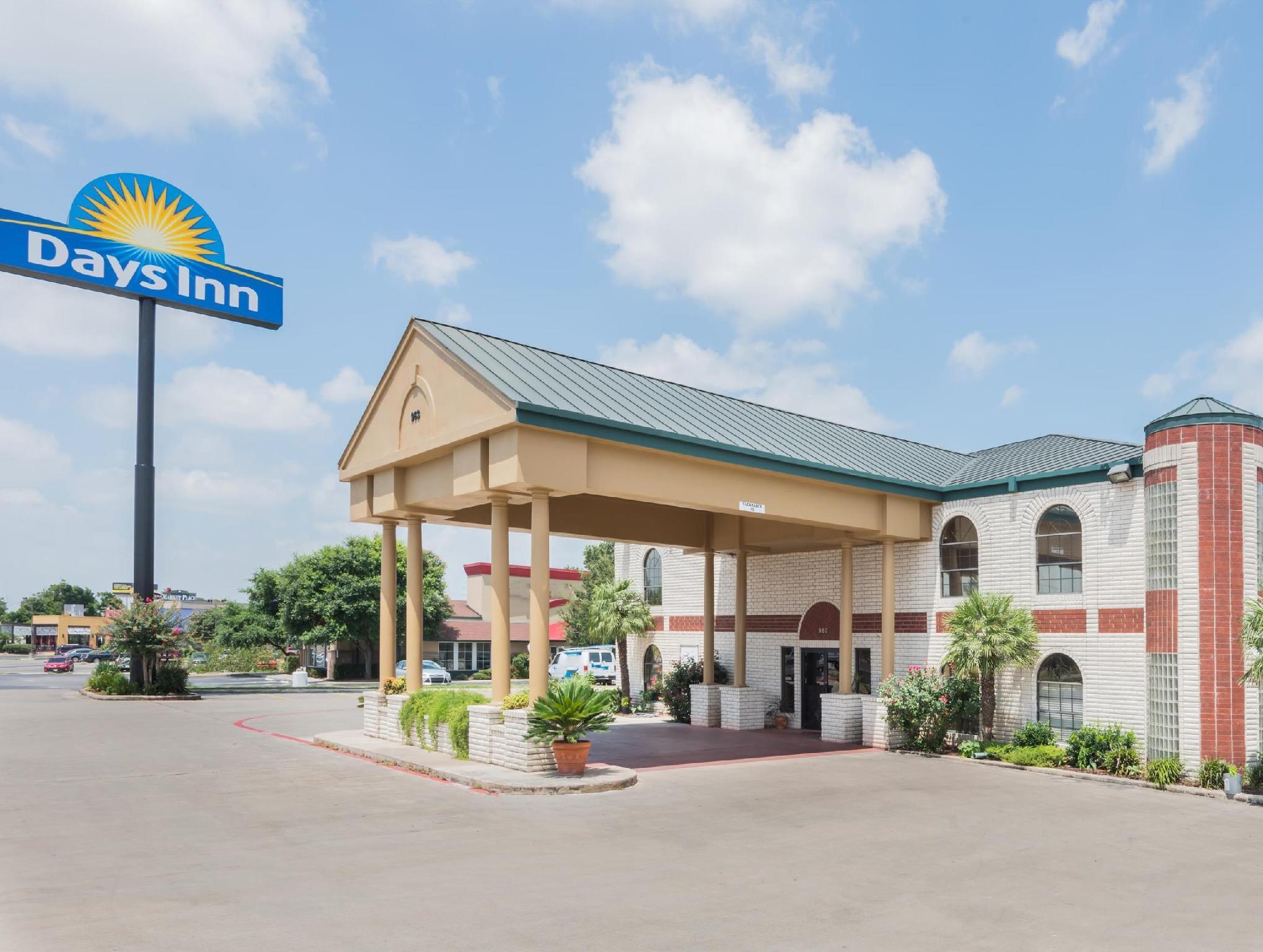 Days Inn By Wyndham New Braunfels Exterior photo